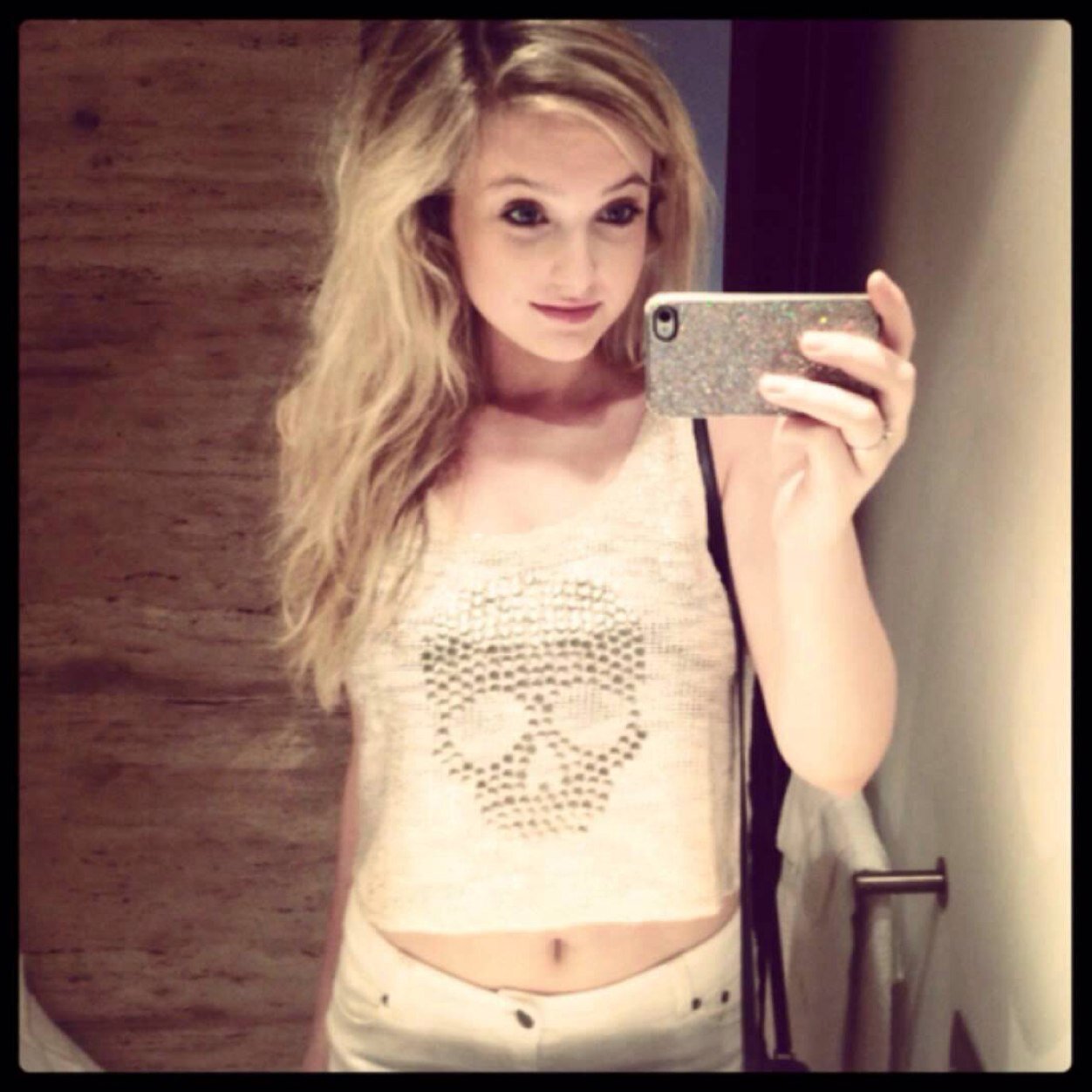 Let me be your one and only girl.
