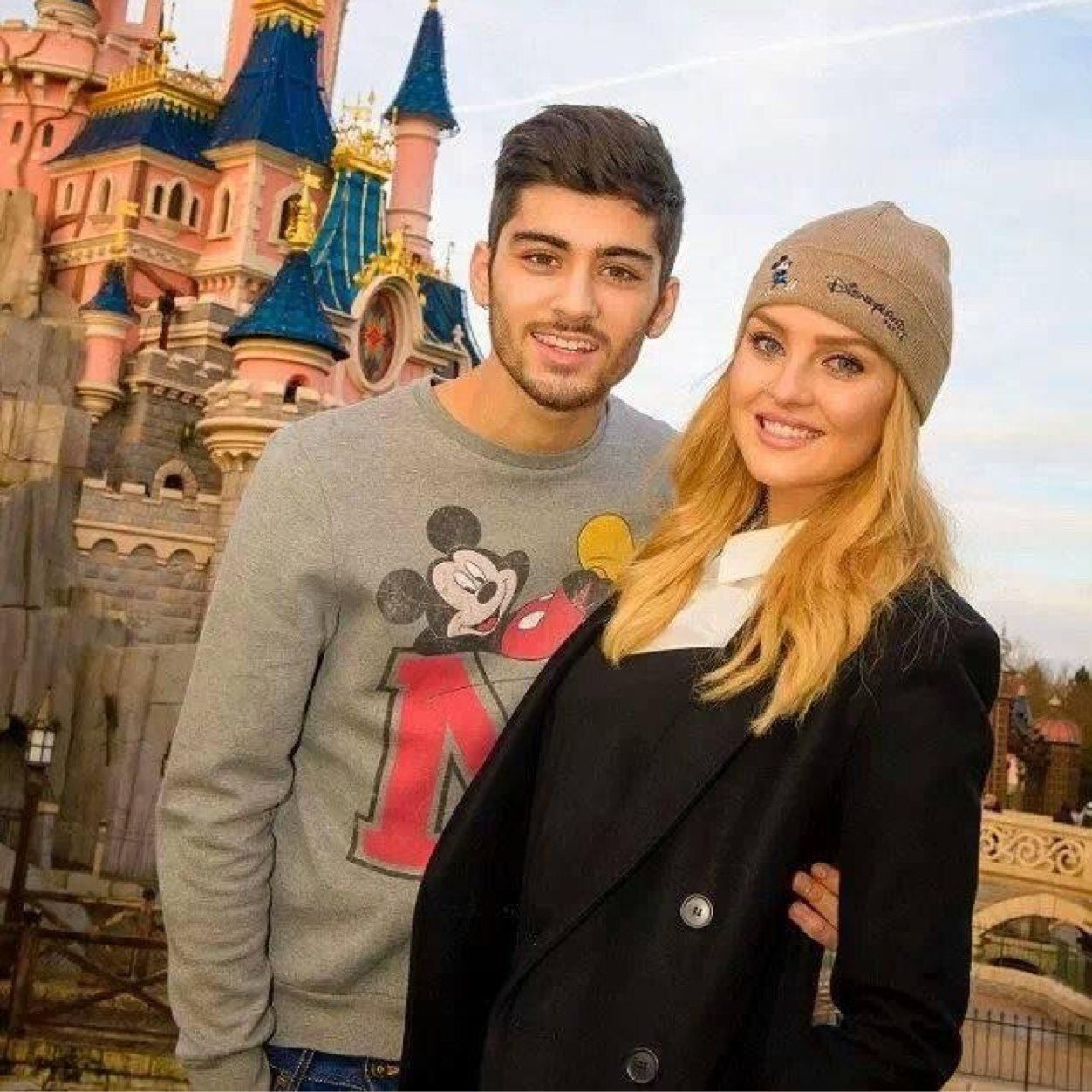 MrsMalik_Nr1's profile picture. I love our 5 idiots!♥ One direction is best!