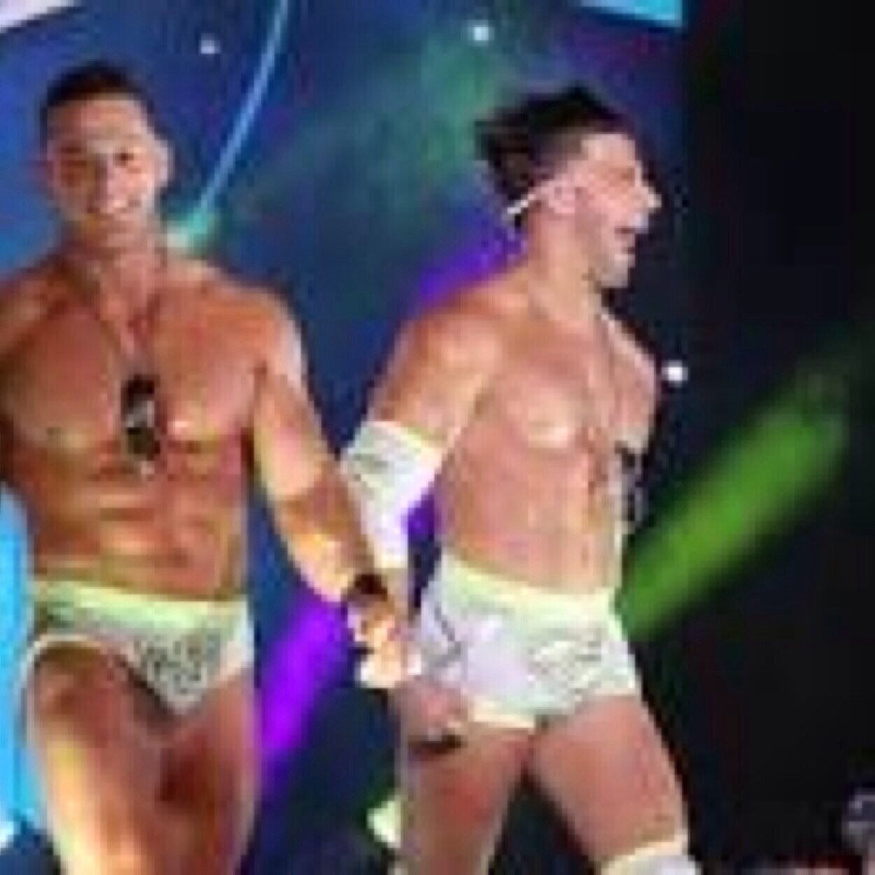 RobbieENOT's profile picture. 