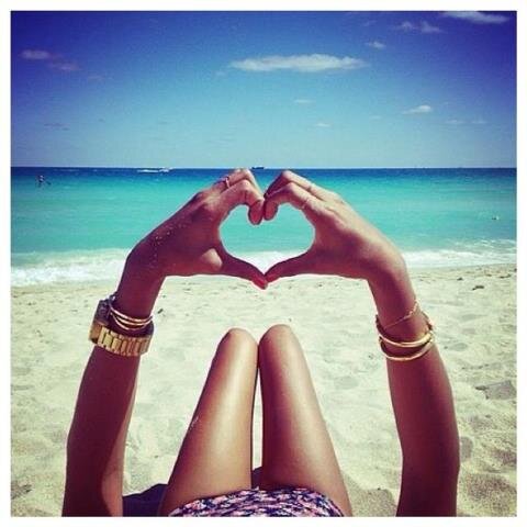 Ben je verliefd, heb je liefdesverdriet of zit je in de knoop? Volg dan nu @_lovetweets_nn voor al je liefdestweets ♥