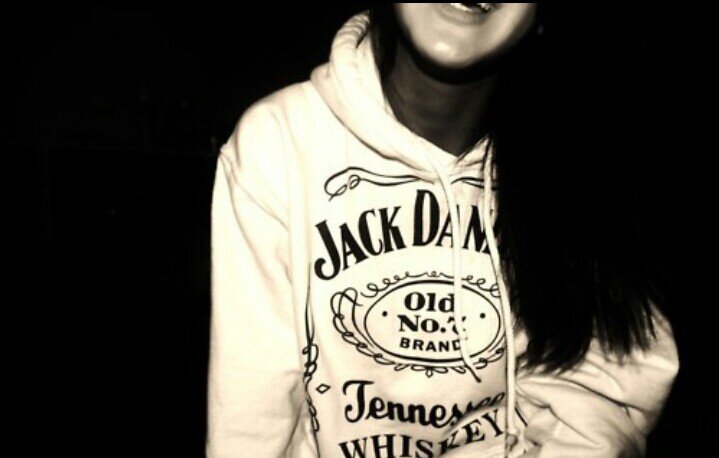 16. Southern brunette. Country livin. Mud, trucks, & boots are my thing.