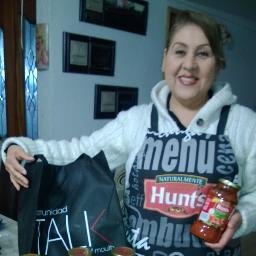 soy amante de la cocina, soy abuela y apasionada por crear nuevas recetas, me gusta como canta luis miguel.... y compartir el sabor de la cocina