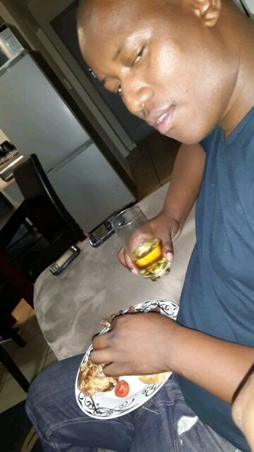 PRO @ sanlam Dbn embassy /Business driven man / hustler n dreamer / father to my kids I love my south african land. Bbm @ 27DBA267 whatsapp @ 0735850021
