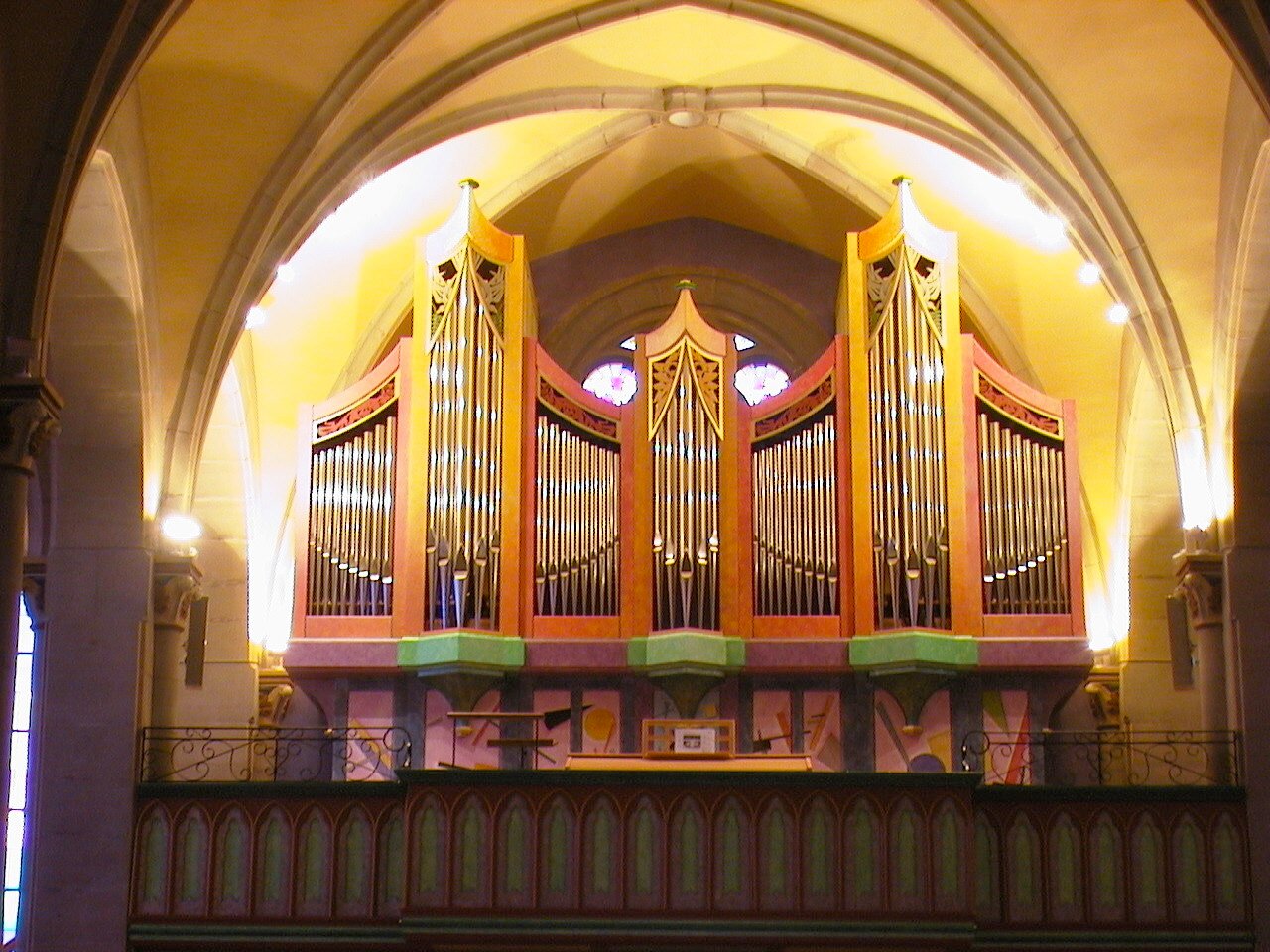 JdaOrgues's profile picture. Orgue d'Ursy CH, premier orgue au monde à traction proportionnelle avec 2 consoles.