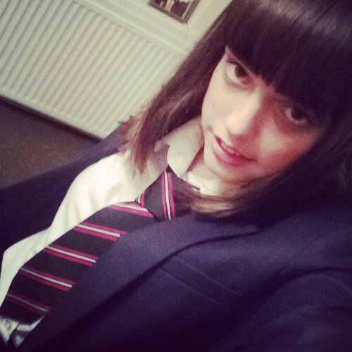 alishapoole_'s profile picture. Add me on instagram         alishapoole_  Need more followers  I follow back