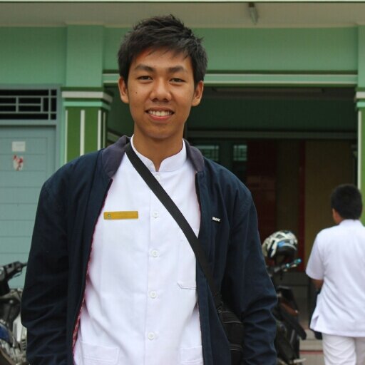 Hidup sederhana tpi dpat memperlakukan ny dengan istimewa ..