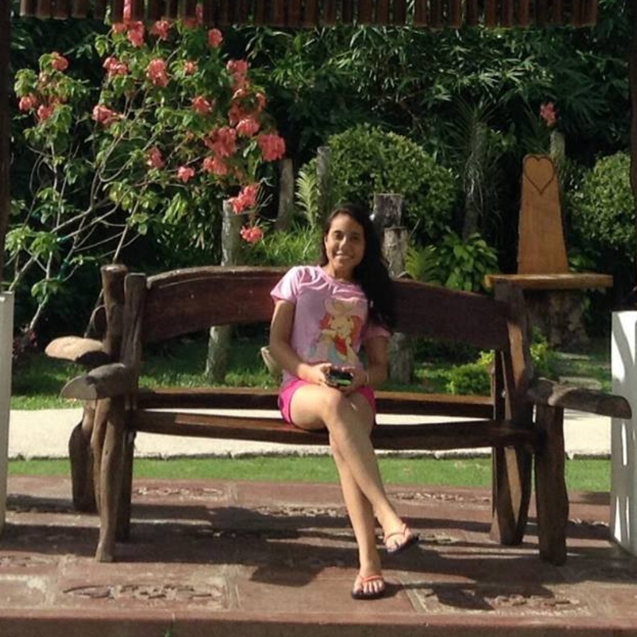 LexieClemente's profile picture. Is currently loving a ninjapanda ;) :p