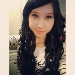 Age 17.I LOVE
 @Harry_Styles  @NiallOfficial  @Real_Liam_Payne  @Louis_Tomlinson
@zaynmalik. Follow me please :)