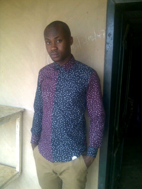 Am 23 years,i was born in Akure. am a student of obafemi awolowo univeersity(ace)branch.400 level studying physical and health Education. am a chelsea fan.