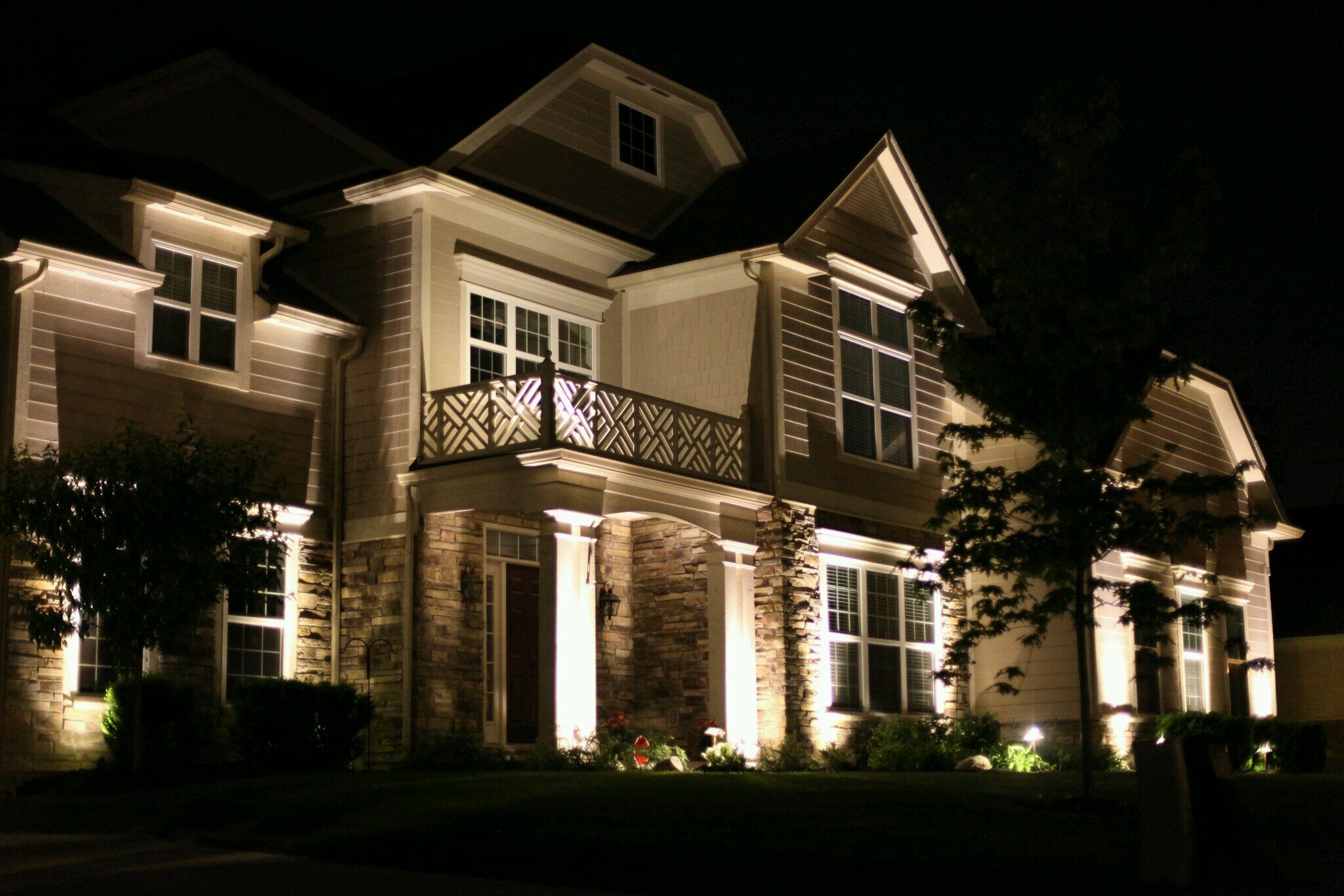 Indiana's professional outdoor landscape lighting expert. Specializing in LED lighting installation and maintenance.