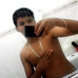 Nunca vou entender a lógica dos garotos que brigam com as namoradas porque os outros dão em cima.filhão, bate no peito e fala: é tudo meu  VIDA LOKA _|_