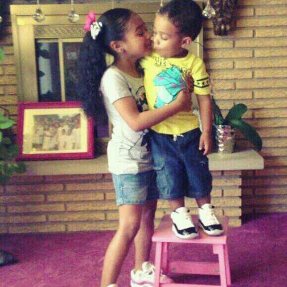 My mom and dad are the best ❤❤❤❤ ^_^ me bro is junior and liyah is me bebe sister :3 Pooh is me bestfran 5eva