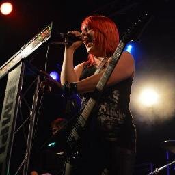 British Vocalist/Bassist for @TemplesFall ♥ aka 'Mrs @glazingblogger' ;) ♥