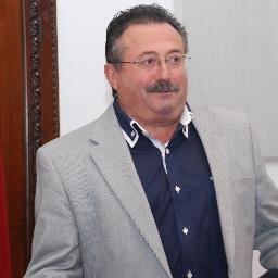 Emprendedor, cooperativista  y socialista.