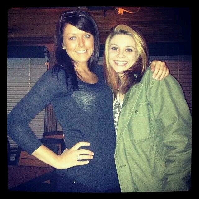 kHooser's profile picture. she is just some wild thing ✌