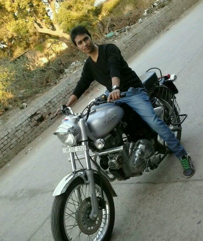 mukeshagrawal07's profile picture. introvert