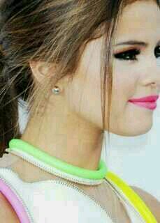 Una cuenta sobre la perfecta @selenagomez.