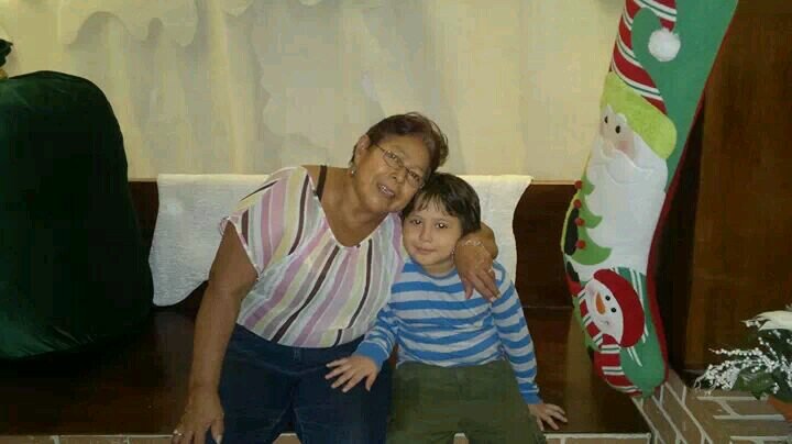 carolarellano44's profile picture. 