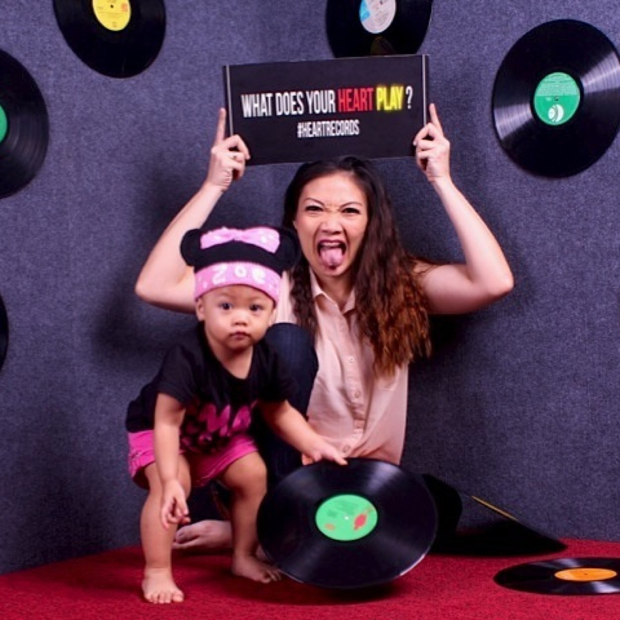 a.k.a YEYE  \('-'\)\(´▽`)/(/'-')/woohooo... Dance...Dance...Dance ~ an ordinary chinese gurl with an extraordinary God - ZOE's mom #mybaby.myangel.mylife