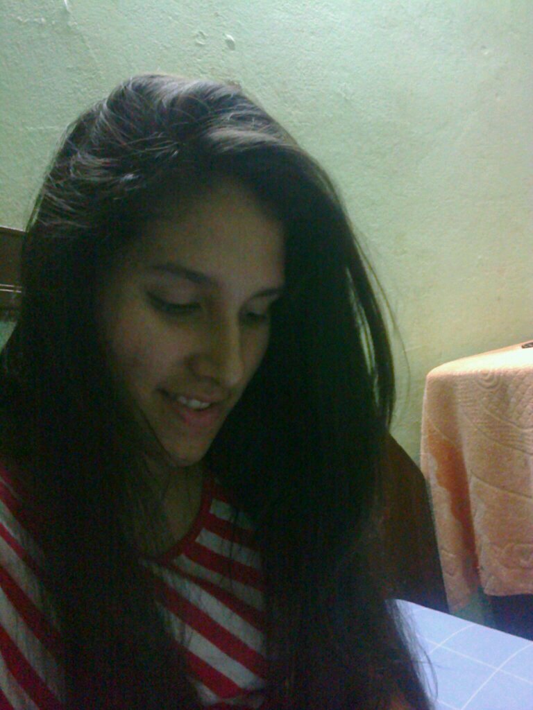 feliiz con la viida que tengo y  agradecida con Dios x todoo.!