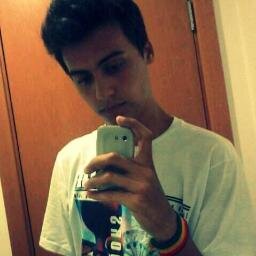 nem todo mundo que tem cara de bobo, que é bobo!