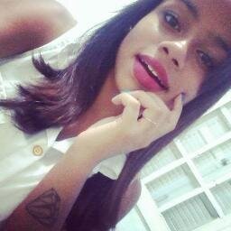 16 anos // Capricorniana // Colorada ♥  // Chata // Sem paciência // Rs // Canoas // é isso 2bjos ;*