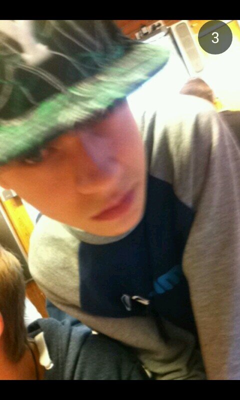 Whats up! Follow me I follow back :) kik: xnick5202x