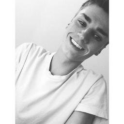 your smile is the best porn, baby✌