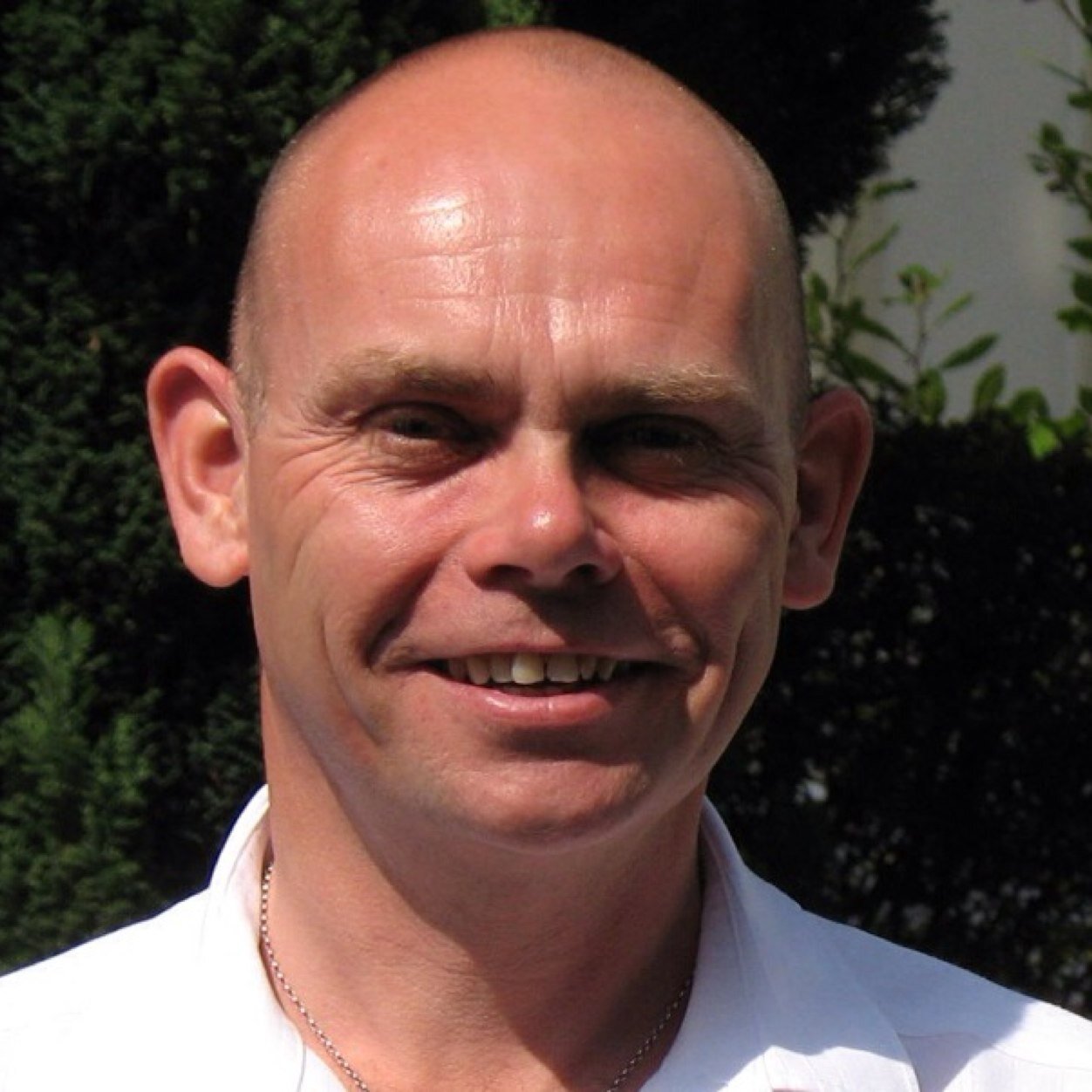 AxPostie's profile picture. My favourite book is - The Hitchhikers Guide to the Galaxy & my favourite musical is - Les Miserables! Says it all really! Also been known to sing a bit.