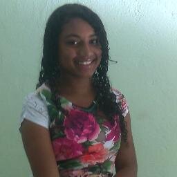 Nunca deixe que a saudade do passado e o medo do futuro estraguem a beleza de hoje, pois há dias que valem um momento e há momentos que valem por toda uma vida.