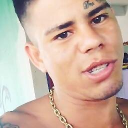 fã do baixinho tatuado que parece um rato
