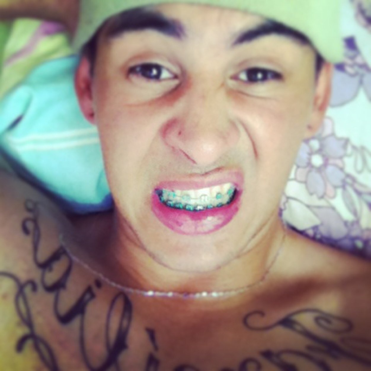 Se você quizer optar pelo seu orgulho beleza, so que depois aprende a lidar com a saudade .;D                            R.ʀσcΔτєℓℓi™