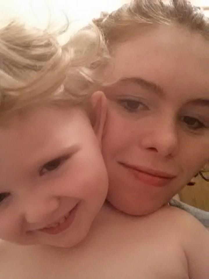 hey my name is amber Sims i am 19 i am single love meeting new people i am also having a baby boy and cant wait