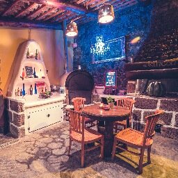 Descubre un nuevo concepto de local dentro de la finca @Sunset290 Nos encargaremos de ofrecerte el mejor servicio y hacerte sentir mejor que en tu propia casa