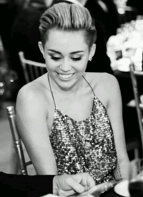 ~ Smiler ~ & ~ Directioner ~ #Horan #Cyrus Follow me and I follow back