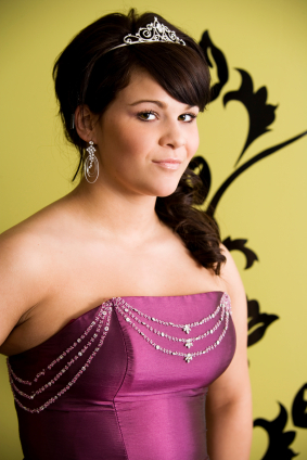 Hi, i'm 23 and a student studying fashion! I just love shopping and making dresses. Theres nothing like a dress that just fits perfect. :]]]]] Luzz You 333