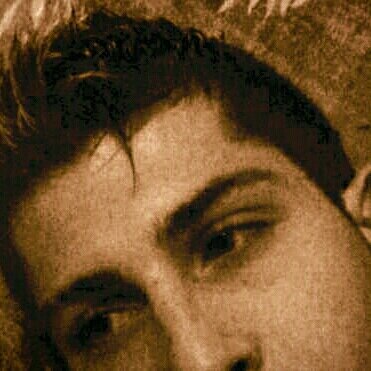 #No soy perfecto; pero, soy a la perfecciòn adicto... Mientras que lata el corazón... No rendirse jamás... Y aunque no me conozcas soy «tú» fiel *admirador*