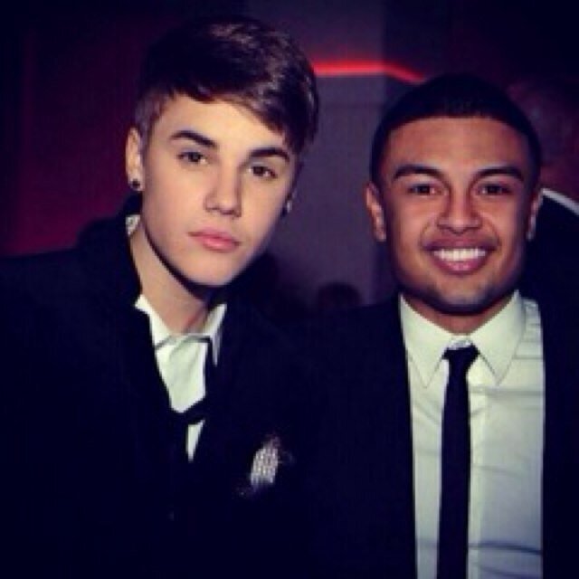 I gave you a free follow! Please follow @BieberYourePerf and I FOLLOW BACK :)