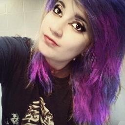 Ehi! Italian, Scene Queen,  Suicide Silence, deathc0re, DSBM, occultism, cosplay, bisex. I'm proud to Jeffree Star!