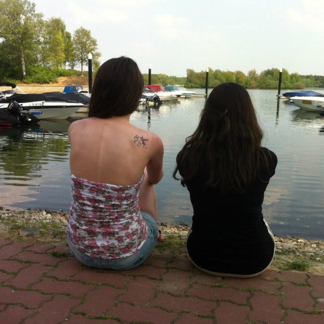 i swear i walk with god but the devil keeps following me | I loveyou my best friend xdaffie ! | She is my sister, love her ♥ x azniv