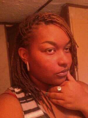 Follow Me I #FollowBack 100% . Follow My Nieces @_TrulLyMee_ & @Xx__ImaaMfThugg They Follow Back We #TeamFollowBack (: