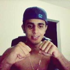 - Sorriso nos lábios e Deus no coração! simples assim.... O resto é consequência dos meus objetivos ; )