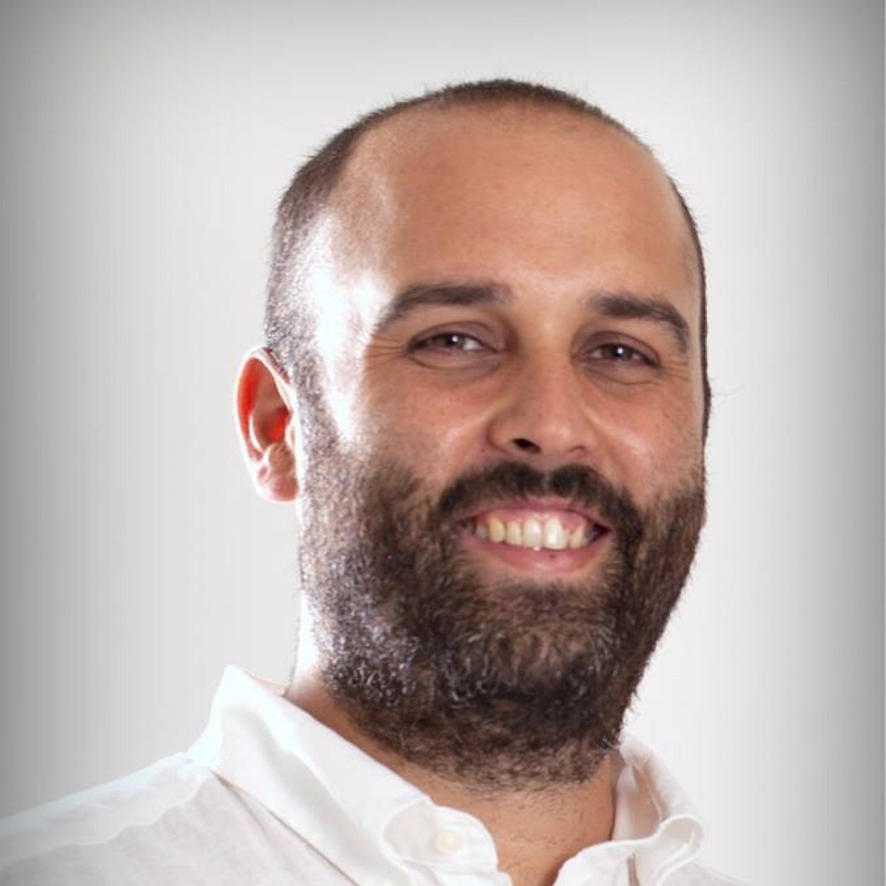 ajimenezruiz's profile picture. Habitante del lugar donde las ideas se hacen digitales y director de desarrollo