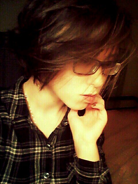 Inspirations: Chris Colfer, Blake Bliss, Matthew Gray Gubler ♥
Like guys with class not swag.
I'm a Gleek ;) 4'11. 16