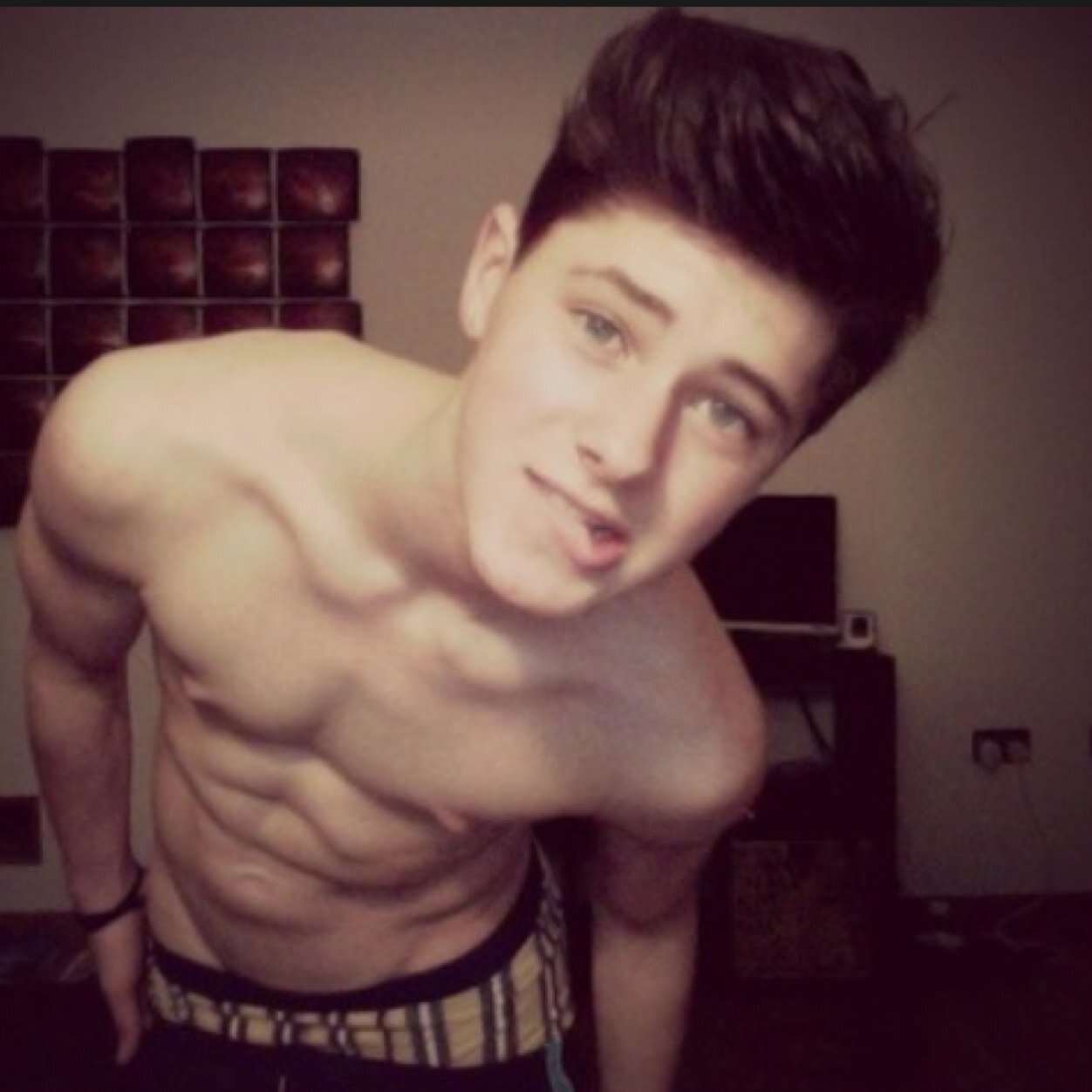 Name Jake live in canada and 16 years old. If you aint talking money i dont wanna talk!  #TFB