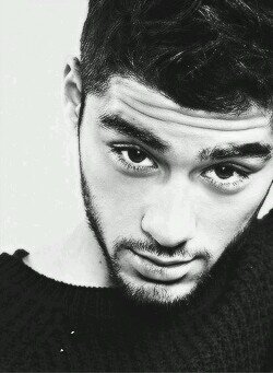 rosyrusso03's profile picture. Chiudi gli occhi e lasciati andare,prova a arrivare dentro il pianeta del cuore  =)