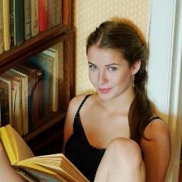Молодая женщина с большими амбициями и добрым сердцем. Взаимный руфолловинг  #rufollowback  ...Ем детей (=
