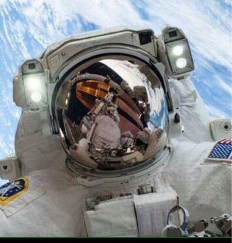 Principalmente Selfies Divertidas o Extraordinarias.
Eriqueta tu selfie #crazyselfies y le damos difusión.