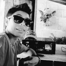 HugoGon13's profile picture. Se que hay muchas y muchos Q tendran criticas acerca De mis fotos de una vez les comento No vivo de las criticas a mi el que me critica no me mantiene