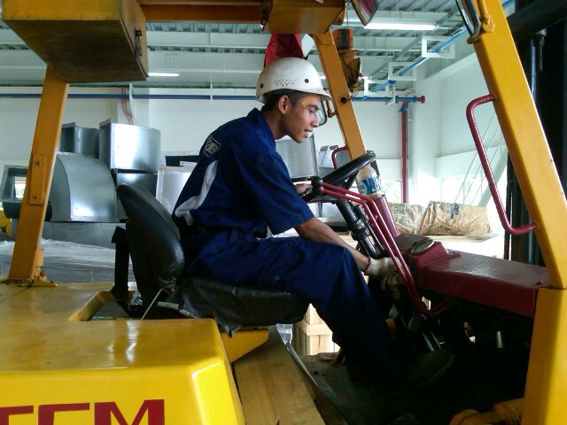 bekerja di PT ENKEI INDONESIA